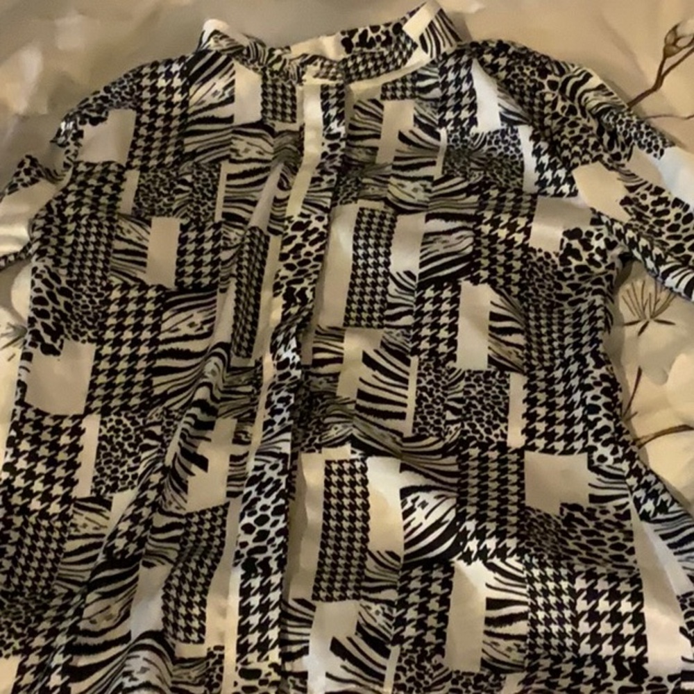 Men's Black and White Patterned Shirt